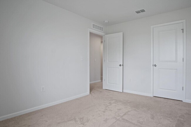 Building Photo - 137 Piave St