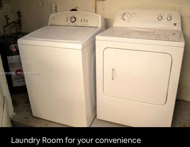 Building Photo - 6512 SW 24th St