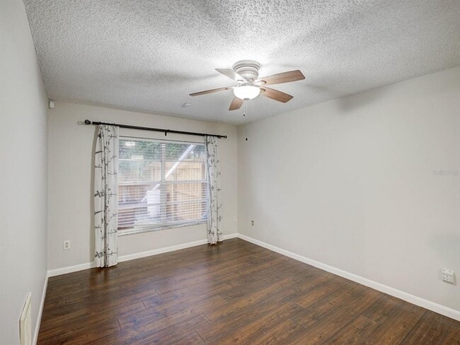 Building Photo - 1123 Thayer St