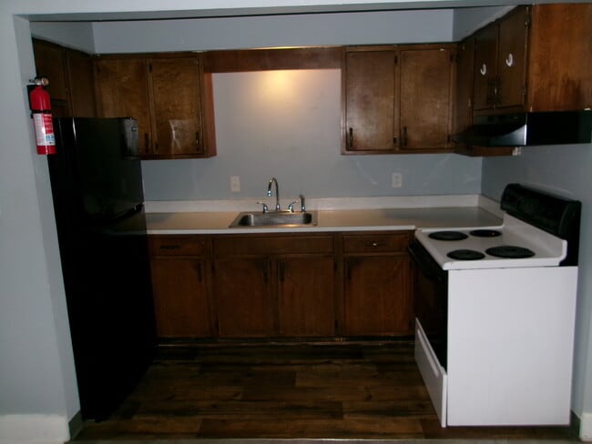 Building Photo - 204 N Warren St