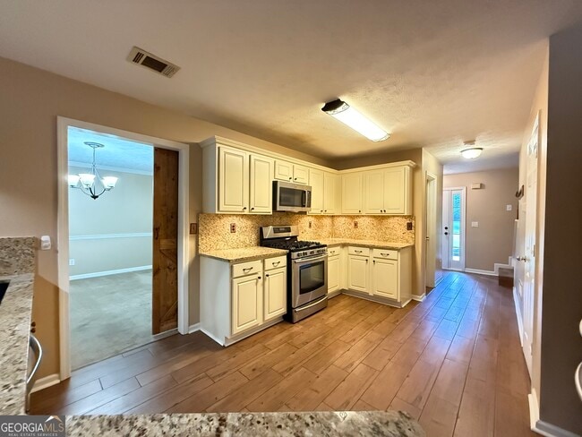 Building Photo - 7235 Coral Lake Dr
