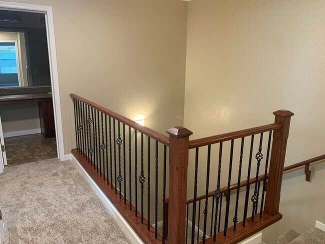 Building Photo - A gorgeous two story 3 bedroom 2.5 bath townhome