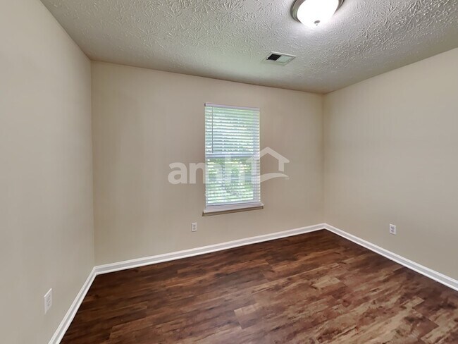 Building Photo - 4854 Lake Park Terrace