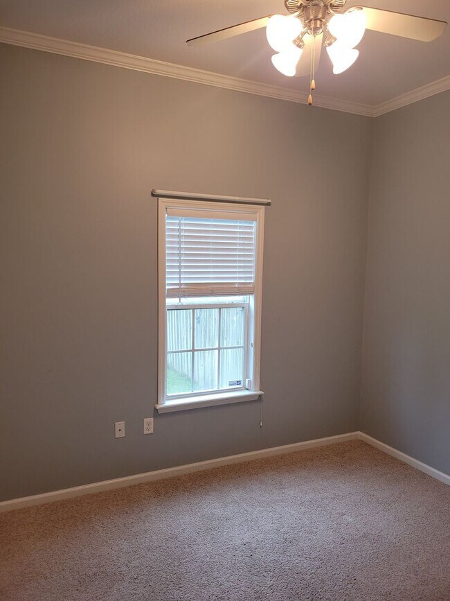 Building Photo - Spacious 4-Bedroom Home with Modern Amenities on Expansive Lot in Valdosta, GA