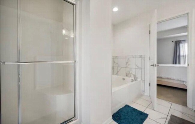 Building Photo - Luxury Living That's Worth the Wait!! COMING IN OCTOBER