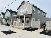 Building Photo - 708 E Johnson Ave