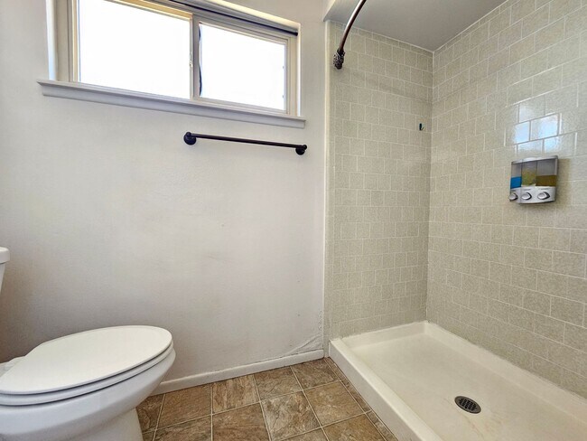 Building Photo - Beautiful home for Rent. Paid Solar, A/C, RV Parking, and Landscaping!