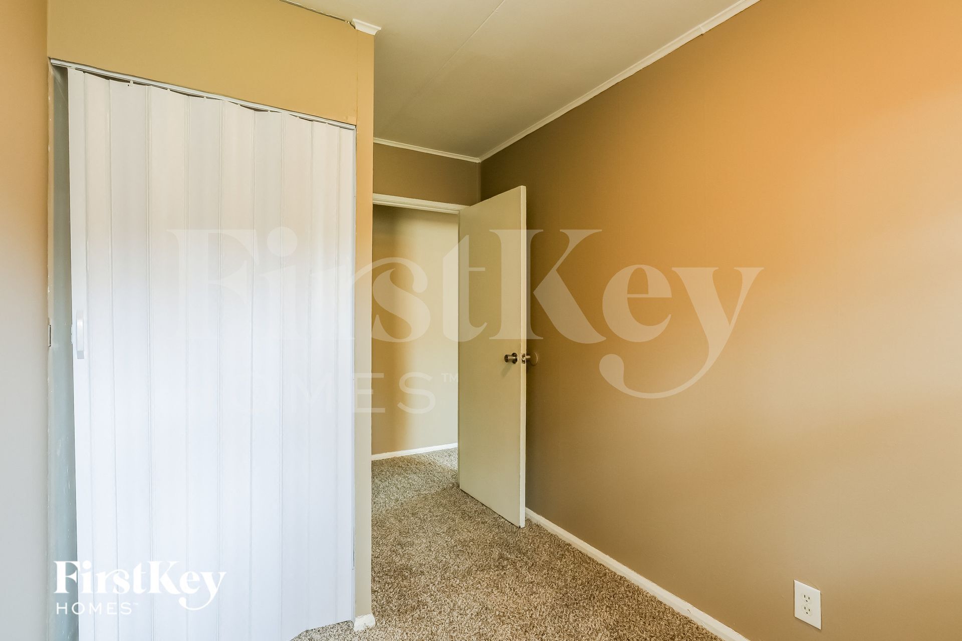 Building Photo - 3605 NE 54th St