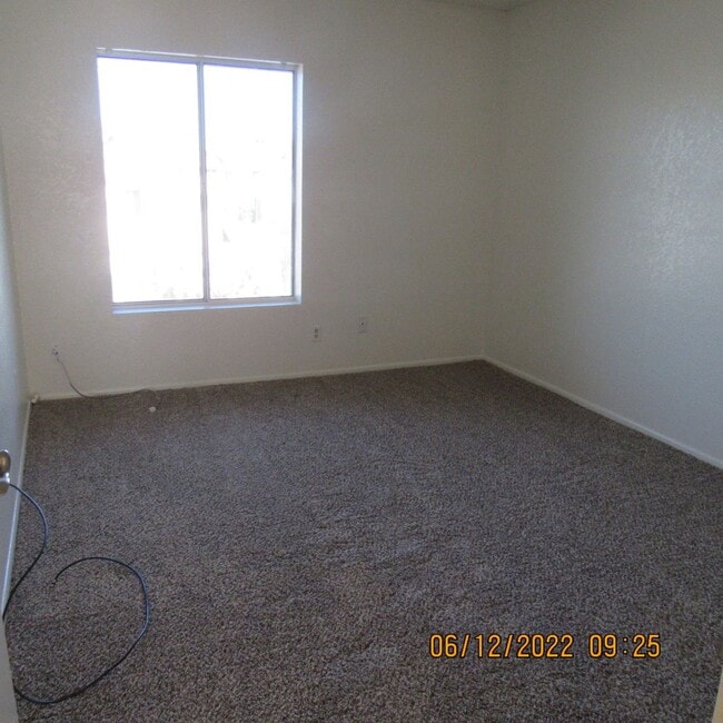 Building Photo - 3590 Clearwater Dr