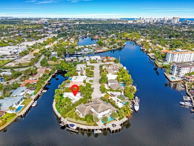 Building Photo - 1725 NE 23rd Ave