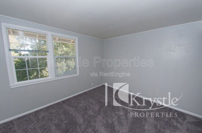 Building Photo - 7 Rodgers St