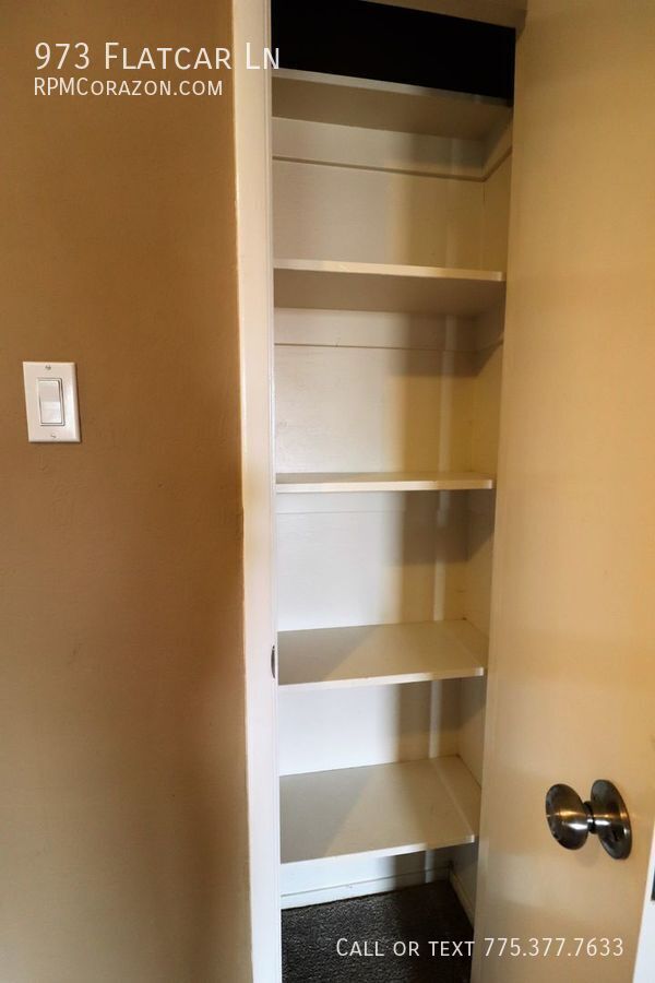 Building Photo - 973 Flatcar Ln