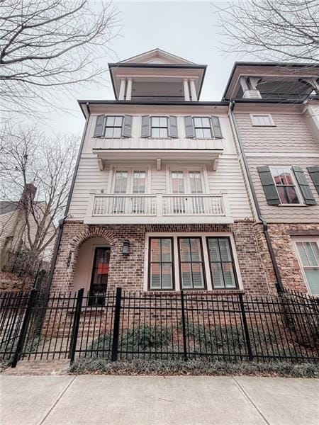 Building Photo - 984 Memorial Walk SE