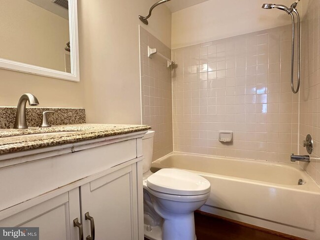 Building Photo - 6715 Cub Run Ct