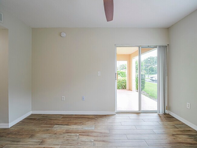 Building Photo - 1590 S 42ND Cir