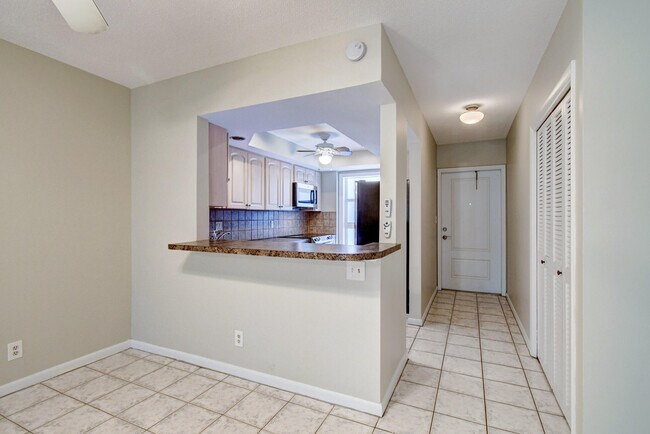 Building Photo - 1200 SW 12th Ct