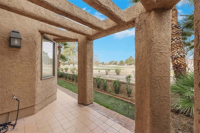 Building Photo - 7132 Mission Hills Dr