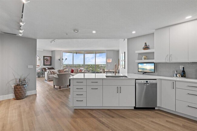 Building Photo - 1771 Ringling Blvd