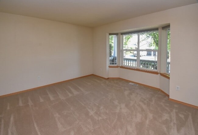 Building Photo - PENDING APPLICATION; Well Maintained 4 BD
