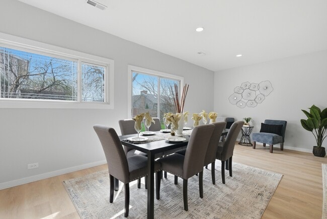 Building Photo - 593 Bristol Ln