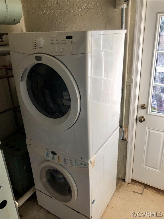 Building Photo - 208 Woodlawn Ave