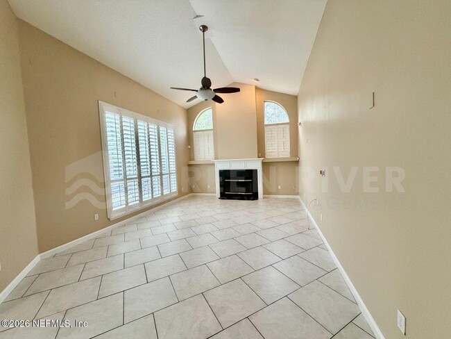 Building Photo - 1462 Scenic Oaks Dr