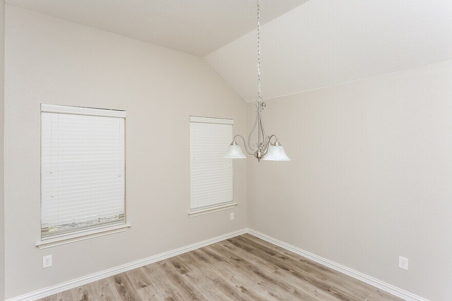 Building Photo - 7413 Errandale Dr