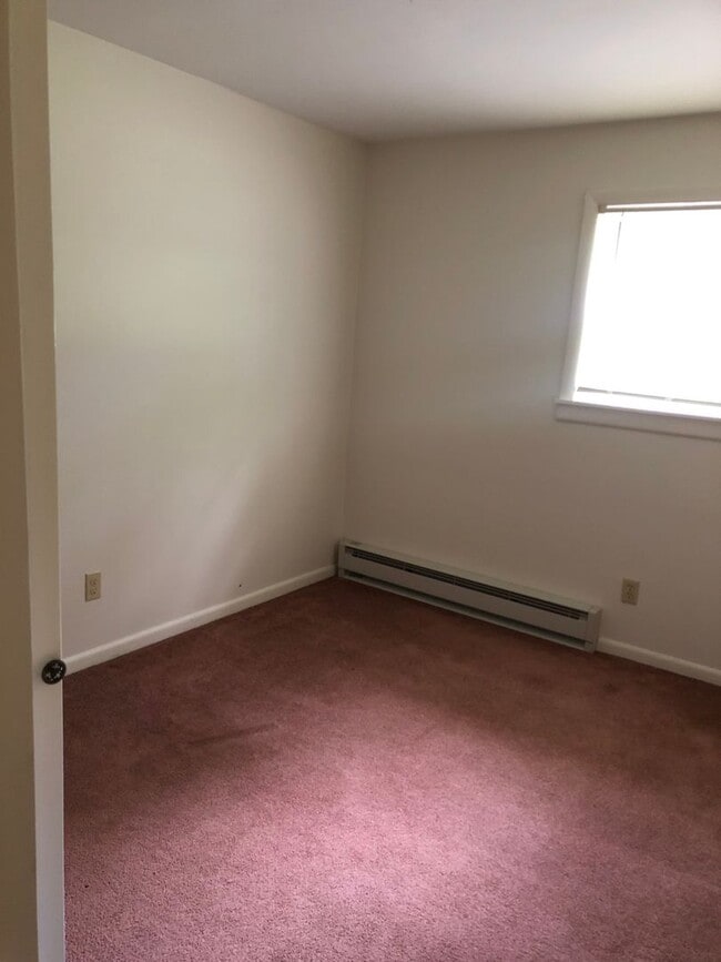 Building Photo - English Ave - 5227