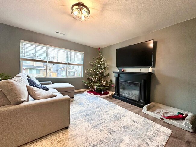 Building Photo - Modern 3-Bedroom 2.5 Bath Single Family Home in Gresham!