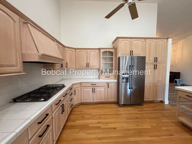 Building Photo - 1300 Bridle Way