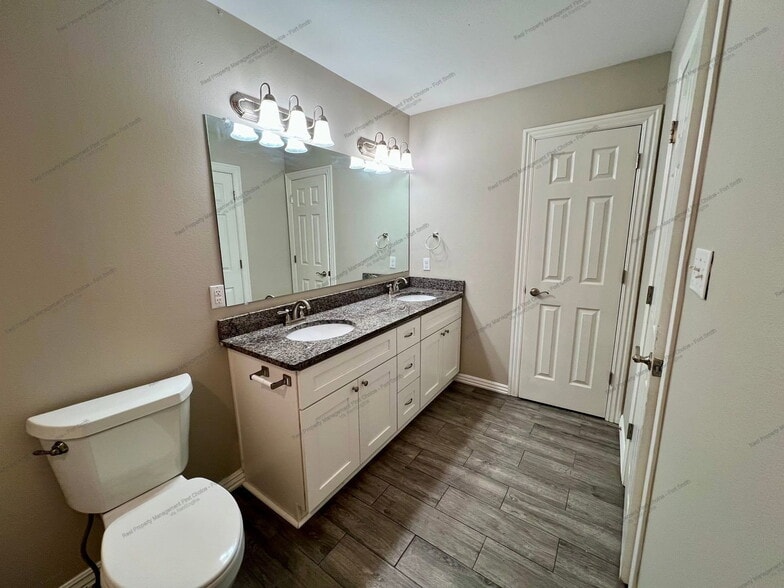 Building Photo - 9809 Mylea Cir