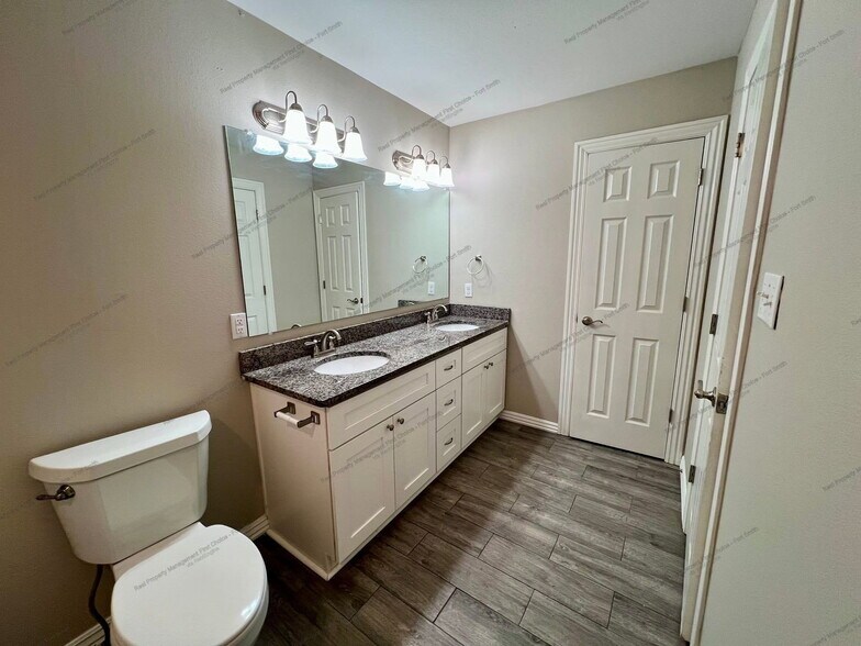Building Photo - 9809 Mylea Cir