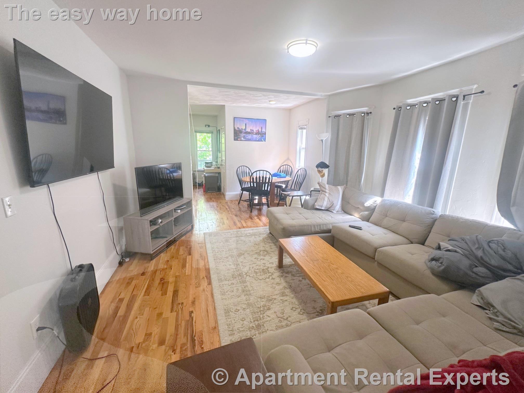 Building Photo - 39 Bradley St