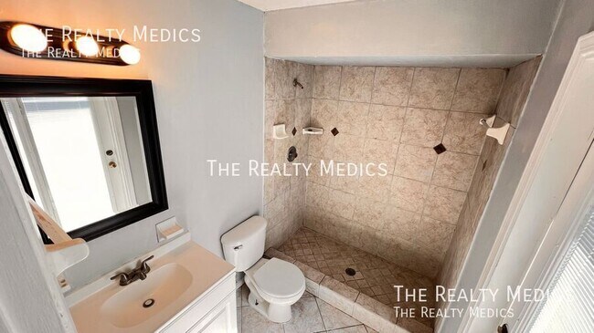 Building Photo - 1073 Leeward Dr