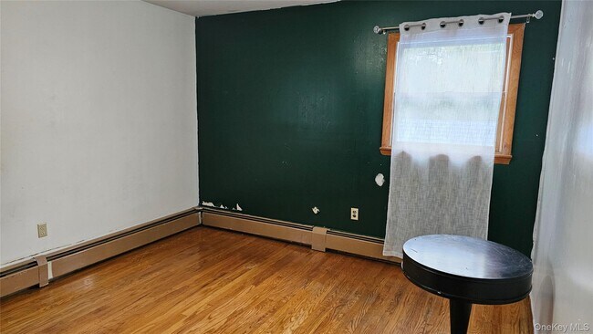 Building Photo - 225 Monhagen Ave