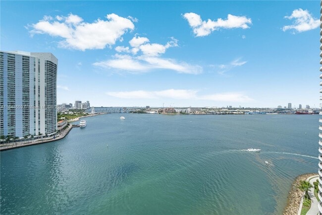 Primary Photo - 888 Brickell Key Dr