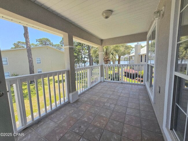 Building Photo - 7009 N Lagoon Dr