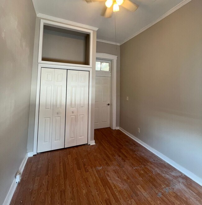 Building Photo - 2300 S 9th St