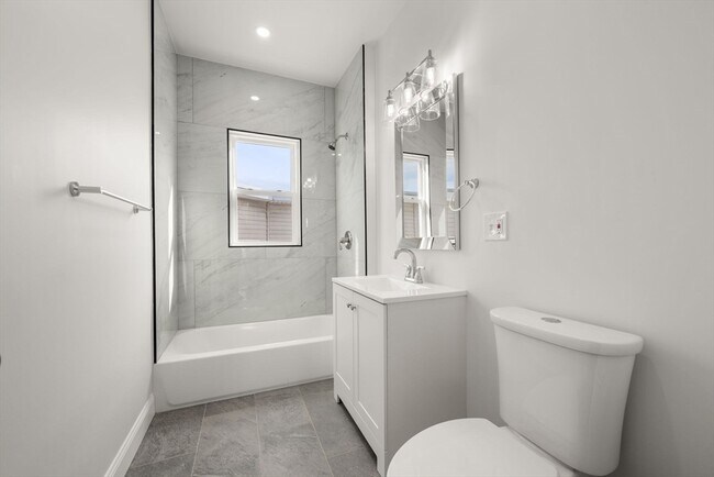 Building Photo - 53 Woodford St