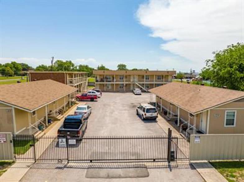 Primary Photo - 1206 Bundrant Dr