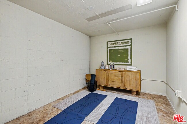 Building Photo - 2408 34th St