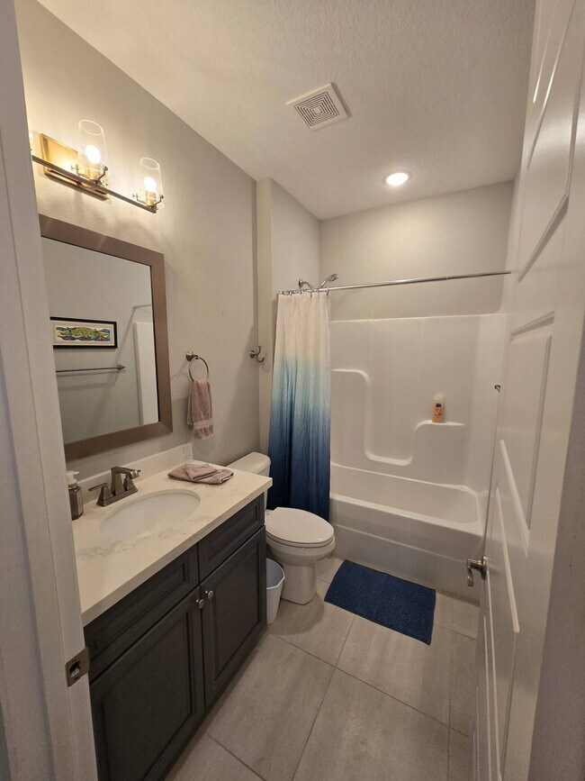 Building Photo - 13812 E El Bonito Dr