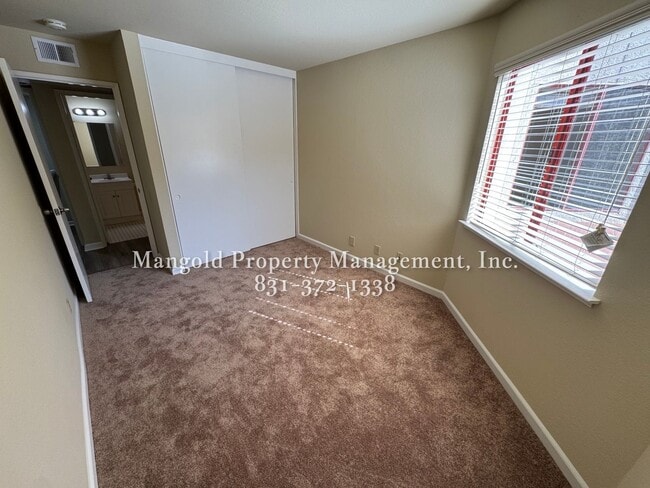 Building Photo - 2-Bedroom 1-Bath Condo with Fireplace, New...