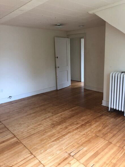 Building Photo - 245 E Hamilton Ave