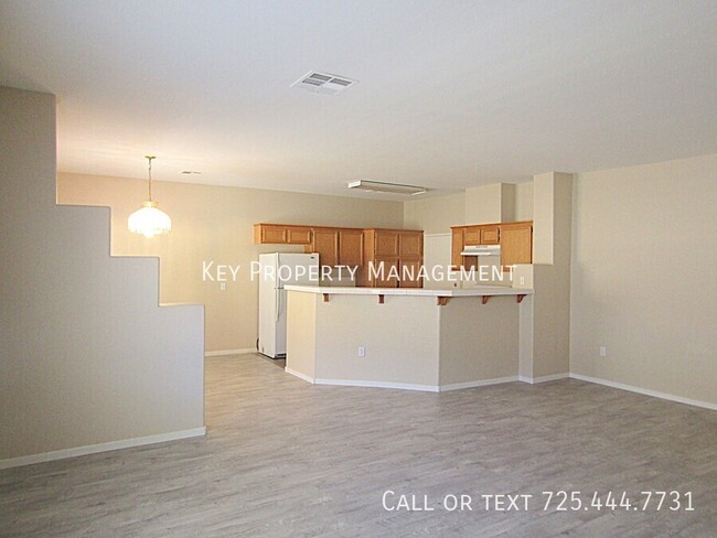 Building Photo - 3 BEDROOM 2.5 BATH TOWN HOME NEAR LAKE MEA...