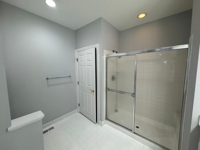 Building Photo - 15028 Gaffney Cir