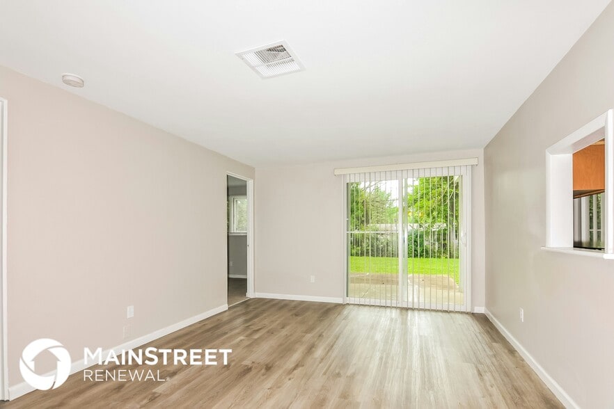 Building Photo - 2280 St Catherine St