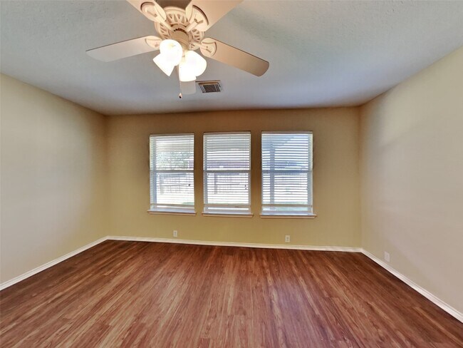 Building Photo - 2807 Bison Bluff