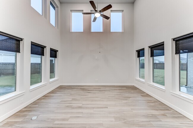 Building Photo - 9522 Rialto Creek Dr