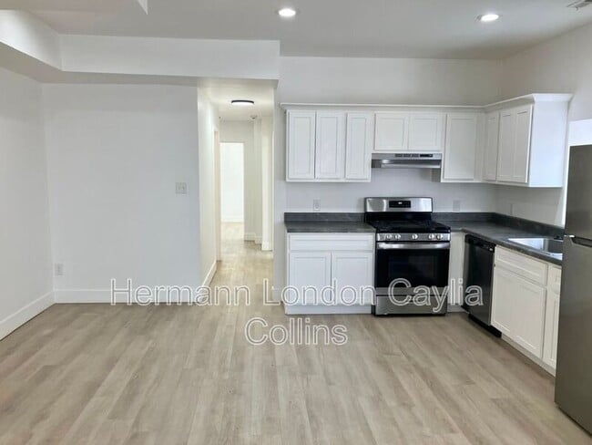 Building Photo - 5832-5834 Etzel Avenue